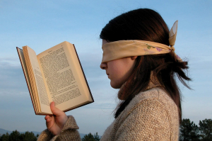 « Un jeune Français sur dix intègre la catégorie de l’illettrisme selon les chiffres qui émanent du ministère de l’Education nationale. Dans la Nièvre, troisième plus mauvais département de France, les statistiques sont encore plus éloquentes. L’Etat priorise la lutte contre ce fléau qui peut mener tout droit celles et ceux qui ne savent pas vers l’obscurantisme et ses dérives… ».