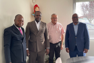 « Le maire de Gurgy Jean-luc LIVERNEAUX a reçu le député Honorable Rodrique MALANDA SAMBA (au centre) et son directeur de cabinet, Jean-Claude MAHPOUYAS (à droite) lors d’une rencontre informelle, ouvrant sur la potentialité de futurs partenariats culturels et économiques… ».