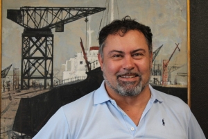 « A 48 ans, le dynamique entrepreneur du Sénonais, Didier MERCEY, s’octroie un peu plus de liberté dans le choix de ses challenges. Il s’est plongé en famille au plus profond de la culture vietnamienne depuis la rentrée. Afin de mieux appréhender les us et coutumes locales tant en matière intellectuelle que professionnelle. A l’instar des 12 000 de nos concitoyens qui vivent dans ce pays de l’Asie du Sud-Est, il a choisi de développer une stratégie qui devrait être profitable au renforcement des échanges commerciaux entre la France et cette nation. Cette dernière enregistre 7 % de croissance de son PIB chaque année… Un projet qui a été présenté à son démarrage au secrétaire d’Etat en charge des relations avec l’Europe et les Affaires étrangères, Jean-Baptiste LEMOYNE…».