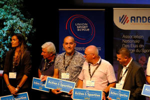 « Récompenser et encourager les communes qui innovent et soutiennent le sport pour tous les citoyens sont les critères retenus par ce label national se formalisant par la distribution de lauriers. Auxerre en a obtenu deux lors de la cérémonie dijonnaise de jeudi. De quoi donner le sourire à l’élu auxerrois en charge du Sport, Hicham EL MEHDI… ».