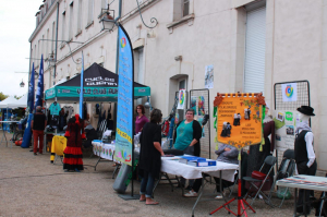 « Le premier Forum des Association organisé par la Ville d’Auxerre a bénéficié d’un cadre de prestige pour accueillir les 150 exposants et leur public : celui de l’abbaye Saint-Germain… ».