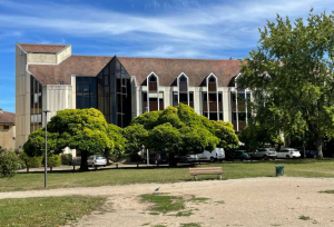 « L’actuel siège de la CCI de l’Yonne ne sera bientôt plus qu’un lointain souvenir pour le personnel des services généraux. Des services, appelés à emménager dans de nouveaux locaux boulevard Vauban dès le 27 octobre… ».