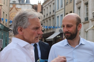 « Et si tout s’était décidé lors de la venue du délégué national de La République en Marche, Stanislas GUERINI, à Auxerre au mois de mai ? En convergence d’idées, Guy FEREZ et le porte-étendard du parti présidentiel ont eu de longues minutes informelles pour faire plus ample connaissance afin de peaufiner leur stratégie… ».