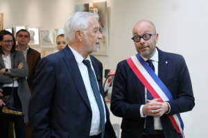 « Le maire de Joigny Nicolas SORET a profité de sa déambulation aux côtés du ministre de l’Aménagement du Territoire et de la Décentralisation François REBSAMEN pour demander la prolongation du fonds friches qui se termine en 2025. Un dispositif étatique très intéressant pour les collectivités locales soucieuses de la réhabilitation de leur habitat… ».