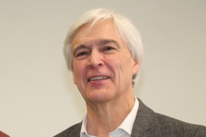 « Le rendu de l’enquête publique concernant le plan de servitudes aéronautiques de l’aérodrome d’Auxerre-Branches n’a pas convaincu le leader écologiste de l’Yonne, Denis ROYCOURT. Il invite dès à présent les électeurs à sanctionner au second tour des municipales un projet inadapté aux besoins actuels, socialement inutile et écologiquement nuisible… ».