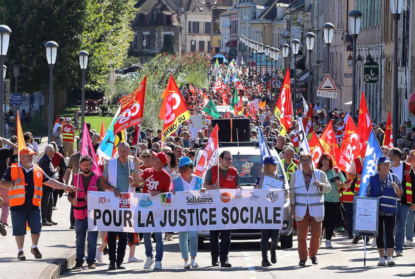 Une rentrée sociale sous haute tension : près d’un millier de manifestants dans les rues à Auxerre…