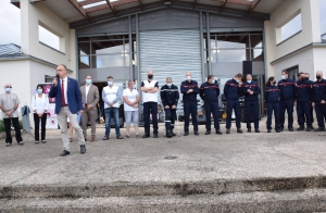 « La vie de l’ouvrier agricole Armand CERCEUIL n’a tenu qu’à un fil en ce funeste jour du 19 février 2021. Victime d’un grave accident professionnel, l’homme n’a eu la vie sauve qu’à la suite de l’intervention de 16 personnes, coordonnées et expertes, plébiscitées par le Conseiller départemental et maire de VENOY Christophe BONNEFOND… ».