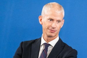 « Déplacement ministériel important à Chablis ce mardi 20 juillet où trois membres du gouvernement (Franck RIESTER, Jean-Baptiste LEMOYNE et Clément BEAUNE) évoqueront le nouvel accord ratifié entre les Etats-Unis et l’Europe en matière de surtaxes, favorisant de nouvelles perspectives… ».