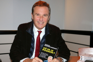 « Le candidat souverainiste à la présidentielle 2022 était de passage dans l’Yonne en début de semaine. Il a donné une conférence de presse pour y présenter son dernier opus (« Où va le pognon ? ») où il explique comment récupérer cent milliards d’euros. Utiles pour relancer la France ! ».