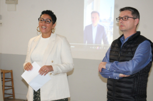 « Devant une trentaine de personnes, Emmanuelle MIREDIN et Alexandre BOUCHIER ont posé les jalons du nouveau comité municipal Horizons à Auxerre. La structure, neuvième du nom dans le département, a pour objectif d’ancrer sur le territoire les idées et le programme du présidentiable Edouard PHILIPPE d’ici 2027…sans omettre les échéances municipales de 2026 ! ».