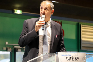 « Remonté tel un coucou suisse, le premier vice-président du Conseil départemental de l’Yonne Grégory DORTE a ouvert les travaux du salon des collectivités « Cité 89 » à Auxerre. Une tribune idéale pour insister sur le fait que les élus territoriaux ne doivent pas porter le chapeau sur les dettes abyssales de l’Etat… ».