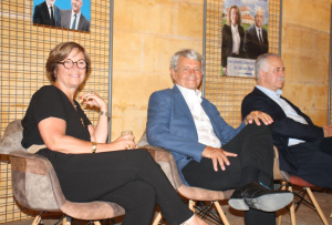 « Pas contente du tout la sénatrice de l’Yonne UDI Dominique VERIEN ! Et elle l’a fait savoir lors du meeting politique de Tonnerre cette semaine en prenant à partie l’ancien Premier ministre Edouard PHILIPPE… ».