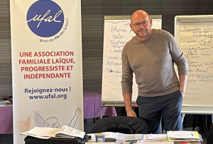 « Cette journée de sensibilisation à la pratique de la laïcité est destinée à tous les acteurs professionnels ou bénévoles en contact (direct ou indirect) avec les publics. La formation est gratuite pour tous les participants. Elle sera accueillie dans les locaux de l’UDAF à Auxerre le 25 novembre… ».
