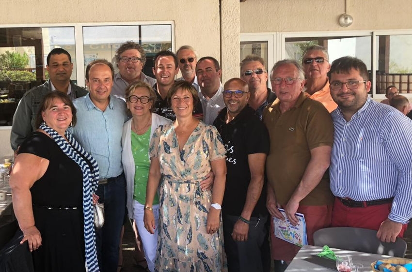 « Trois jours d’ateliers et de conférences attendaient les membres de la fédération départementale de l’UDI lors des Universités d’été au Barcarès. L’objectif était double : souder les troupes derrière le leader Jean-Christophe LAGARDE et se préparer aux élections de mars 2020 via des ateliers où furent abordés stratégie, aspects juridiques et financiers, gestion d’une commune…et conférences...&quot;. ».