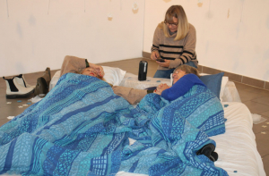 « La plasticienne franco-suédoise Catherine RYMARSKI nous livre le fruit de son nouveau travail artistique, à découvrir sans modération, à l’espace culturel de Gurgy. Une exposition sous forme de triptyque consacrée aux rêves, ceux de jeunes filles et de femmes de l’Yonne recueillis par la créatrice… ».