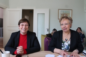 « Conseillère départementale sur le canton de Brienon-sur-Armançon depuis 2015, Catherine DUBOIS-MAUDET (à droite) a décidé de se lancer dans la bataille des européennes sur la liste de l’UDI pour deux raisons : son européanisme affirmé et son désir de faire évoluer les lignes d’un système trop engoncé dans la bureaucratie et l’immobilisme. Sa candidature est soutenue par la sénatrice et présidente de l’UDI de l’Yonne, Dominique VERIEN, et l’ensemble du bureau départemental de la formation dirigée par Jean-Christophe LAGARDE… » ;