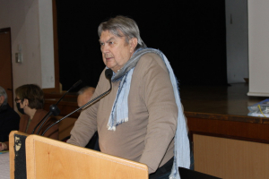 « Les Entretiens de Champignelles se sont terminés par un tour d’horizon des personnalités politiques qui y ont pris la parole. La santé avec le docteur CHARDON mais aussi le transport et le numérique ont ainsi été abordés en toile de fond de ces échanges instructifs… ».