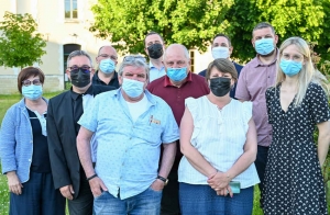 « Des échanges entre passionnés de golf et amateurs de gastronomie sont attendus au Domaine de RONCEMAY le 12 septembre prochain lors de la première manifestation officielle de la jeune association, GOURMAND YONNE. Présidée par le chef Jérôme JOUBERT, elle regroupe une dizaine de spécialistes des arts de la table… ».