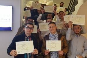 « L’enthousiasme des jeunes lauréats aura comblé d’aise les responsables du Pôle Formation des Industries technologiques 58/89 lors de ces trois séances protocolaires de remise de distinctions. L’alternance a été une nouvelle fois plébiscitée comme l’une des méthodologies pédagogiques les plus attrayantes pour rejoindre au mieux le monde professionnel… ».