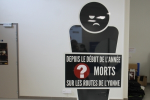 « C’est un florilège de situations dangereuses et inciviques qui expliquent les mauvais résultats obtenus par l’Yonne dans le domaine de la sécurité routière : 41 décès à déplorer en 2019. La préfecture invite les automobilistes à en prendre conscience avant de s’installer au volant… ».