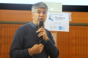 « Le chercheur bourguignon Thierry CASTEL a tenu des propos inquiétants lors de son intervention aux « Récid’Eau Auxerrois » 2025 : la Bourgogne Franche-Comté est une région de l’Hexagone qui se réchauffe plus vite que la moyenne nationale. Son « château d’eau » naturel, le Morvan est déjà menacé par un déficit aquatique très préoccupant… ».