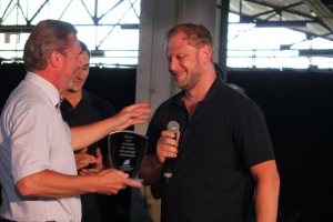 « Le chef d’entreprise auxerrois, Christophe RYFF (RE-PACKED), sera à l’honneur ce jeudi 28 novembre. Le réseau Entreprendre Bourgogne dont il est lauréat visitera son industriel de la Plaine des Isles… C’est Vincent PICQ, président du réseau pour l’Yonne qui lui avait remis son trophée en juin 2018…».