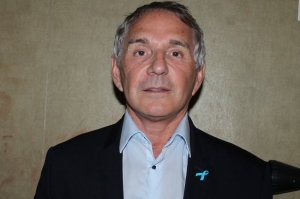 « Président de l’association Centre-Ville en Mouvement, et membre du Comité d’orientation du programme Action Cœur de Ville, le député de l’Hérault, Patrick VIGNAL, a longuement exposé ses pistes de réflexion lors d’une soirée débat, concoctée sous l’égide de l’association « S’engager pour l’Auxerrois ». Le candidat à la municipale de Montpellier encourage les commerçants à repenser la nature profonde de leur métier. « Il est impensable que la clientèle trouve porte close entre midi et quatorze heures alors que le e-commerce offre des amplitudes exponentielles à toute heure… ». Un message qui incite les professionnels à revoir leur comportement… ».