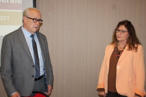 « Que ce soit en compagnie de Françoise ROURE, élue au Département ou aux côtés de l’ancien premier adjoint de la Ville d’Auxerre, Guy PARIS, lors de l’assemblée générale d’AMIDON 89, Monique HADRBOLEC a reçu les honneurs de ses pairs avec ce retrait définitif de la vie politique. Mais, pas nécessairement de la vie publique et associative… ».