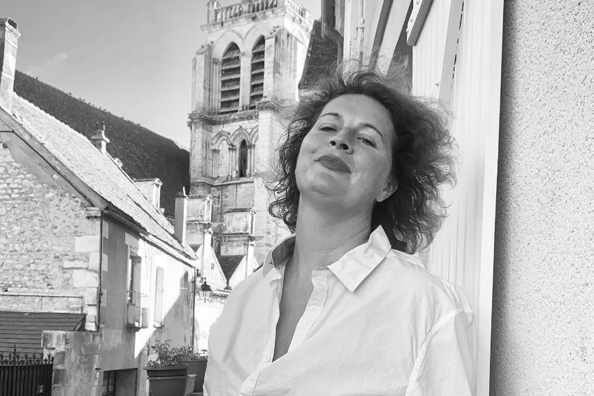 « L’auteure de la « Pétasse au volant » (un journal de bord au style désopilant et irrésistible) Anne-Charlotte LAUGIER présentera son premier ouvrage lors d’une séance de dédicace organisée dans une galerie marchande à Joigny ce 05 septembre… ».