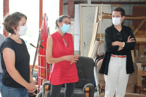 « Le projet d’un site offrant une seconde existence aux objets usagers se préfigure dans l’Aillantais. Un débat prévu le 06 novembre dans le cadre de la première « donnerie » en expliquera les contours. Il verra la présence des responsables de « La Californie », recyclerie implantée à Toucy (photo)… ».