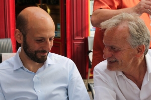 « En avril dernier, le maire d’Auxerre Guy FEREZ et le délégué général de LREM, Stanislas GUERINI, avaient eu l’opportunité de pouvoir échanger longuement à la terrasse d’un café. Aujourd’hui, l’édile Icaunais a cessé d’être adhérent du Parti socialiste. Sera-t-il pour autant candidat à sa propre succession pour un quatrième mandat en mars 2020 ? Et s’il l’était pour quelle écurie politique ? Maître de son destin, le président de l’Agglomération fera savoir sa décision entre le 15 septembre et le 15 octobre…d’ici là, le suspense demeure entier ! ».