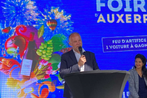 « Comme le veut la tradition inaugurale de la manifestation qui célèbre cette année sa 95ème édition, il revenait au responsable du parc des expositions auxerrois, Sébastien FUENTES, organisateur de l’évènement, de procéder à l’ouverture officielle de la Foire exposition d’Auxerre ce jeudi, jour de l’Ascension… ».