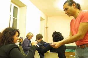 « Apprendre à devenir son propre coach à partir de jeux et une méthode pédagogique est désormais possible grâce au Ludocoaching© expliqué par Phileas FIQUEMONT. Objectif de ces sessions : imposer le procédé dans les milieux de l’entreprise et de l’école… ».