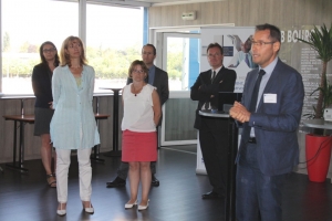 « Se voulant pédagogue sur un sujet très délicat qui perturbe le monde professionnel depuis plusieurs années, la Banque Populaire Bourgogne Franche-Comté a réuni une quarantaine de chefs d’entreprise lors d’une séance explicative sur les risques et la lutte de la fraude au virement. Celle-ci dépasse les 500 millions d’euros de pertes cumulées en matière de préjudice subi en France. Il existe cependant des parades pour y remédier efficacement… ».