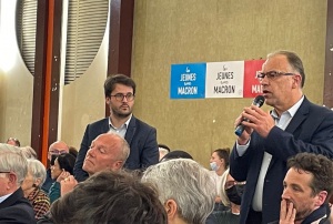 « S’invitant dans le camp d’en face en bon Républicain qu’il est lors du meeting d’Ensemble Citoyens, Christophe BONNEFOND a interpellé le ministre de la Santé Olivier VERAN sur l’épineux dossier du SAMU auxerrois. Aucune décision n’a été prise pour l’heure du côté de l’Etat… ».