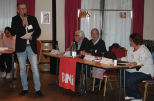 « Près de quatre-vingt personnes ont participé dès potron-minet, ce jeudi, à la rentrée économique du club d’affaires, « BNI Auxerre Impulsion », à l’hôtel Mercure. Un réseau fonctionnant sur les principes de la recommandation pour doper le chiffre d’affaires de ses membres, présidé par Jean-Marc FABRE pour quelques jours encore… ».