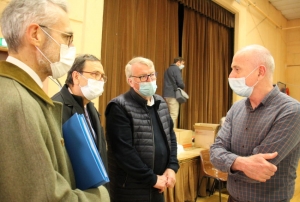 « Le préfet de l’Yonne Henri PREVOST a visité le centre de vaccination anti-COVID fonctionnel à la Halle aux Grains. Il était accompagné de Jean-Philippe SAULNIER-ARRIGHI, président de la CCPF, du maire de Toucy Michel KOTOVCHIKHINE et de Patrick BUTTNER, vice-président de la communauté en charge de la santé… ».