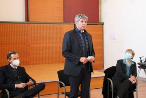 « Si l’Etat ne souhaite pas prendre ses responsabilités dans ce dossier, il ne peut jouer éternellement avec les nerfs des populations concernées par le problème ». La tête de liste LR aux régionales Gilles PLATRET entend bien combattre le serpent de mer de la déviation sud à Auxerre en finançant de manière conséquente le projet… s’il est élu à la présidence ».