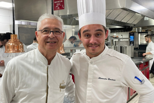 « Jean-Michel LORAIN et son neveu, Alexandre BONDOUX sont heureux d’annoncer la naissance de leur nouvel établissement, intégré au sein du double étoilé Michelin, « La Côte Saint-Jacques » ! « Le Bistrot des Générations » prône une cuisine de très belle qualité qui va revisiter le patrimoine culinaire de 80 ans de professionnalisme de la famille LORAIN à Joigny… ».