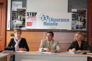 « Les fraudeurs à l’assurance maladie peuvent trembler dans l’Yonne ! La Caisse primaire développe une kyrielle d’outils de contrôle en s’appuyant sur six agents assermentés pour mener à bien ses vérifications. Notamment sur les arrêts de travail. Pour 2019, l’estimatif de l’hémorragie financière s’élèverait à plus d’1,3 million d’euros. Mais, le directeur de l’organisme, Patrick KAZANDJIAN est confiant. Du fait du travail réalisé dans le cadre du CODAF...Il était assisté de Pascale QUICLET, responsable du département régulation et santé et de Laurence ROULINAT, responsable régulation à la conférence de presse… ».