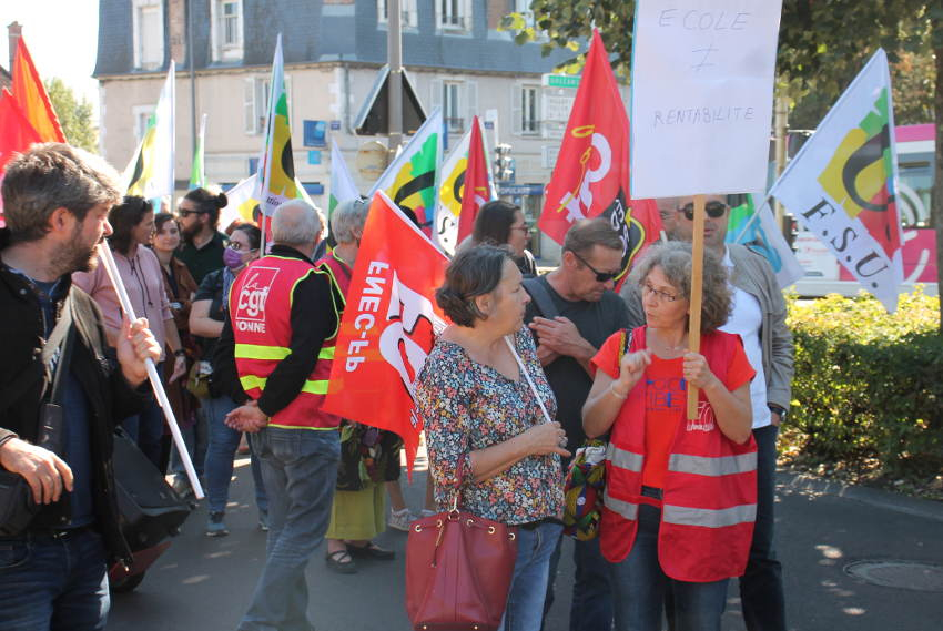  « A l’appel de quatre syndicats, le monde du travail et les retraités défileront dans les rues d’Auxerre et de Sens ce mardi 05 octobre contre la précarité, le recul de l’âge de la retraite ou la réforme de l’assurance chômage… ».