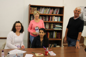 « Les équipes du PLIE d’Auxerre tiennent désormais des permanences régulières dans le local auxerrois des Restos du Cœur, au 06 Rue Camille Desmoulins, afin de favoriser le retour vers la vie professionnelle. Une initiative qui a donné naissance à un partenariat… ».