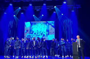 « Sur la scène du Silex, Baptiste MALHERBE, président de l’AJ Auxerre, a dévoilé lors de la cérémonie des vœux devant 350 invités de la sphère économique et institutionnelle les grandes résolutions de 2024. Celle qui est prioritaire est le retour en Ligue 1 au printemps ! ».