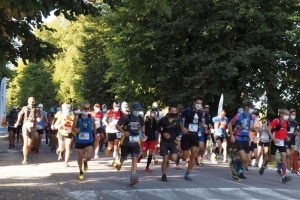 « Le Foyer Rural Tanlay Organisation (FRTO) confirme par l’intermédiaire de son président Jean-Michel BATTU la tenue du « 20 heures de Tanlay », une épreuve semi-nocturne qui est programmée le samedi 17 juillet. Histoire de rassurer les participants et surtout les partenaires… ».