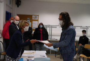 « Résultats flamboyants pour les étudiants du BTS Commerce international de l’établissement lassalien : un taux de réussite de 100 % vient l’attester ! ».