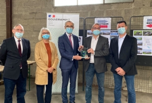 « Le préfet de l’Yonne Henri PREVOST animera la sixième Conférence départementale du Plan de relance ce lundi 12 juillet à Auxerre avec tous les acteurs institutionnels et économiques. Avant de remettre des diplômes permettant de féliciter les 39 entreprises lauréates sur notre territoire du programme « Industrie du futur »… ».