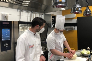 « Le CIFA fait sa rentrée évènementielle ce mardi 24 août en accueillant l’épreuve du « Meilleur apprenti de l’Yonne », catégorie cuisine. Un concours conçu avec l’aide de l’Amicale de Cuisiniers départementale dont le jury sera présidé par l’un de ses membres, le chef Alain RENAUDIN… ».