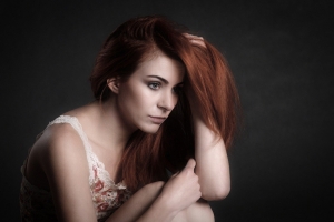 « La douleur est-elle une vraie alternative au bonheur ? Il est nécessaire de s’écouter pour en éviter ses désagréments récurrents. D’autant qu’elle peut se manifester de manière brève et aigüe, comme lancinante et chronique… ».