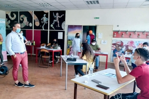 « Première réunion collective du projet « Potentiel jeunes » qui s’est tenue à Sens. Ce dispositif est mis en place par le service Jeunesse de la ville, un concept soutenu par l’adjoint au maire Romain CROCCO qui s’est entretenu avec les participants en début de séance… ».