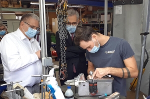 « A l’instar d’une quinzaine de structures industrielles du département, la SAS BOUDIN a reçu des aides de l’Etat lui permettant de se réarmer pour faire face à la sortie de crise. Le préfet de l’Yonne Henri PREVOST a réaffirmé que le soutien de l’Etat allait se poursuivre… ».